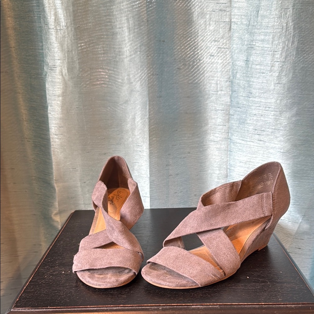 Dexflex Comfort Tan Wedge Shoes